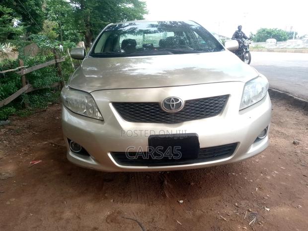 Toyota Corolla 2009 Gold