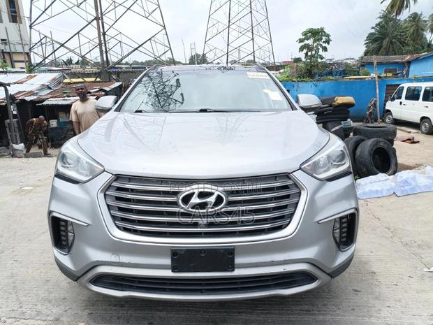 Hyundai Santa Fe 2017 Gray