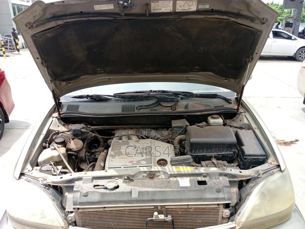 Lexus RX 2000 Gold