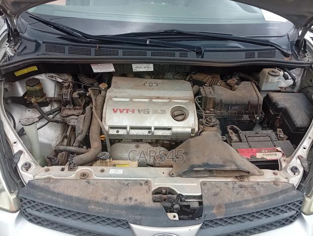 Toyota Sienna 2005 Silver
