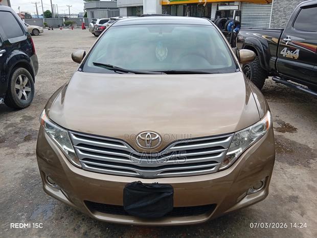 Toyota Venza 2009 Gold