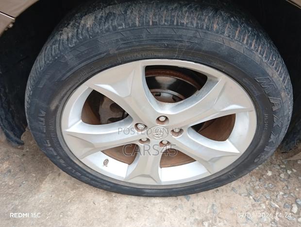 Toyota Venza 2009 Gold