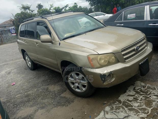 Toyota Highlander V6 AWD 2003 Gold