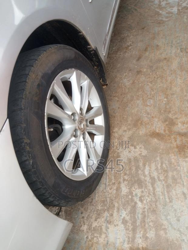 Lexus ES 2011 Silver