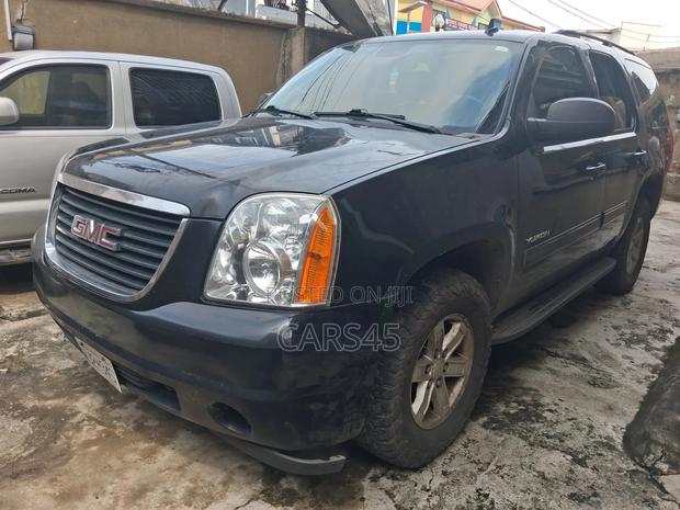 GMC Yukon 2012 Black