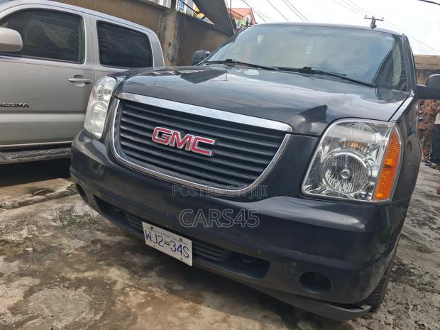 GMC Yukon 2012 Black