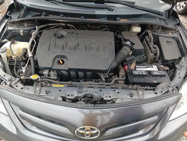 Toyota Corolla 2011 Gray