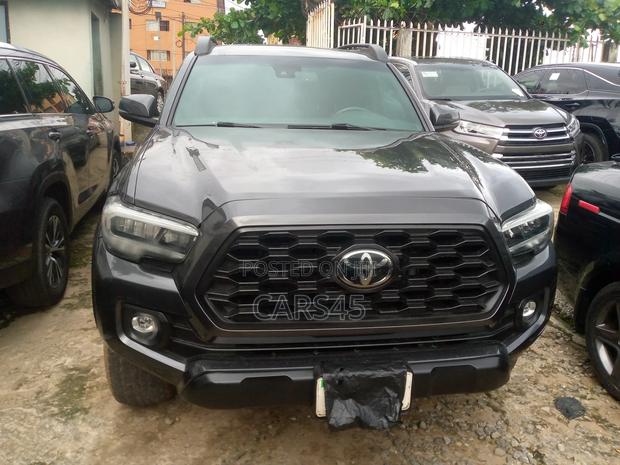 Toyota Tacoma 2021 Black