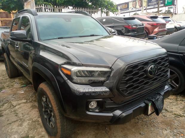 Toyota Tacoma 2021 Black