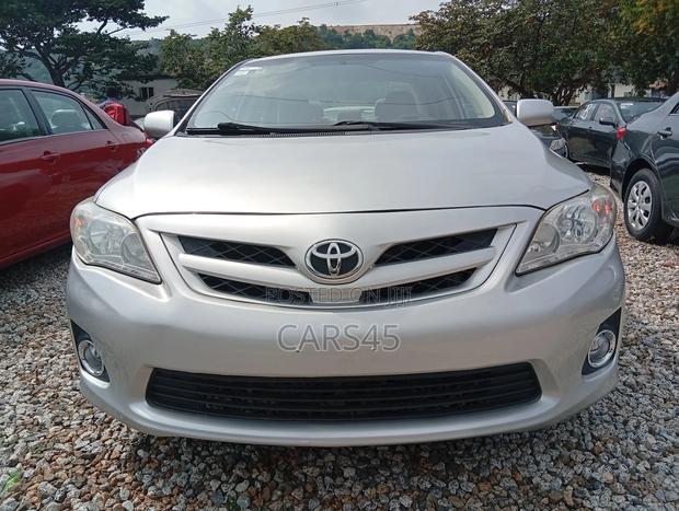 Toyota Corolla 2011 Silver