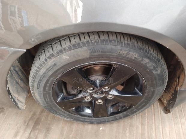 Toyota Camry 2005 Gray