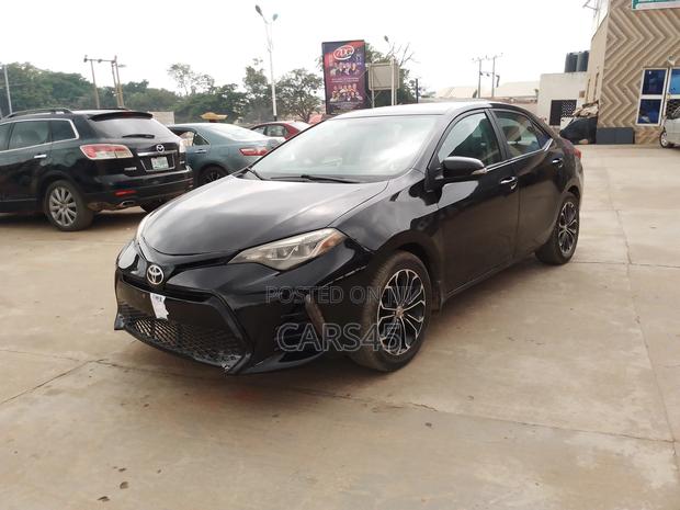 Toyota Corolla 2015 Black