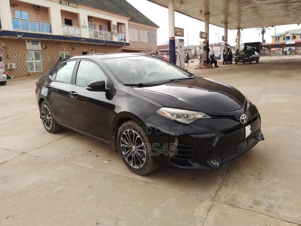 Toyota Corolla 2015 Black