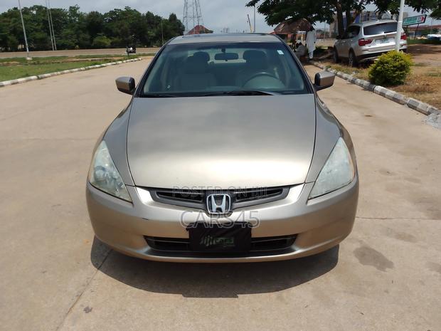 Honda Accord 2005 Gold