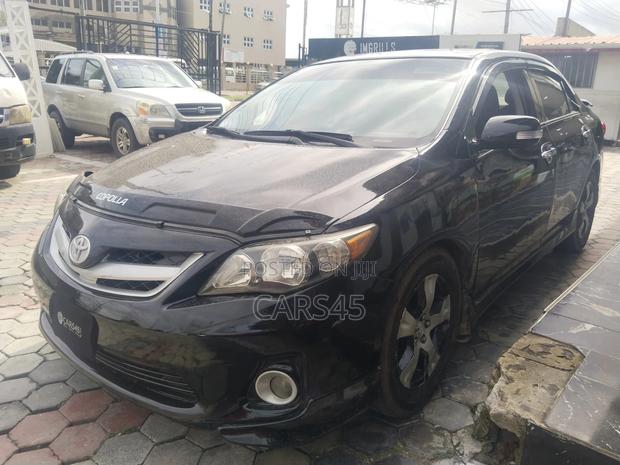 Toyota Corolla 2012 Black