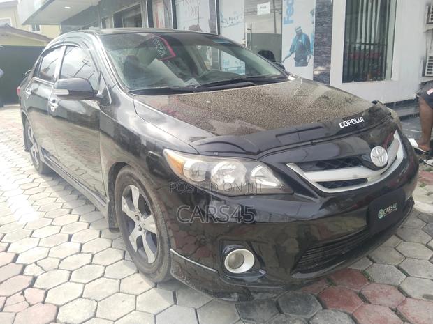 Toyota Corolla 2012 Black