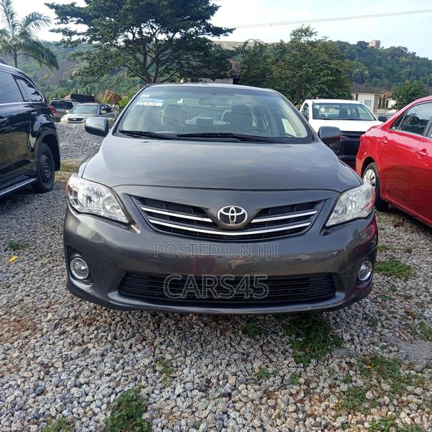 Toyota Corolla 2012 Gray