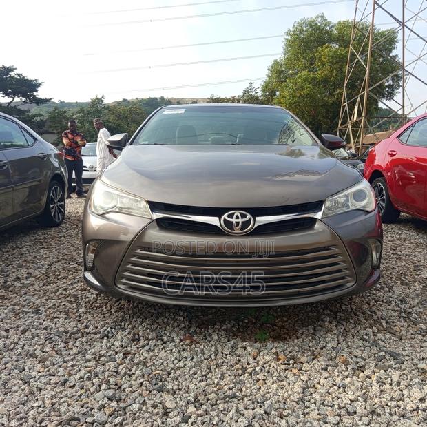 Toyota Camry 2016 Gray