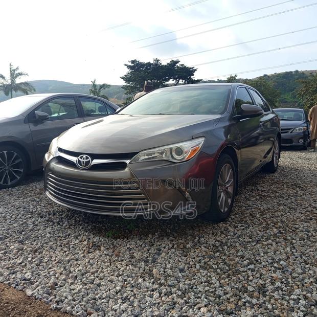 Toyota Camry 2016 Gray