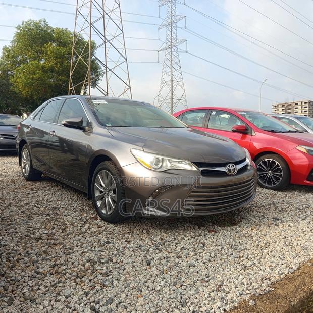 Toyota Camry 2016 Gray