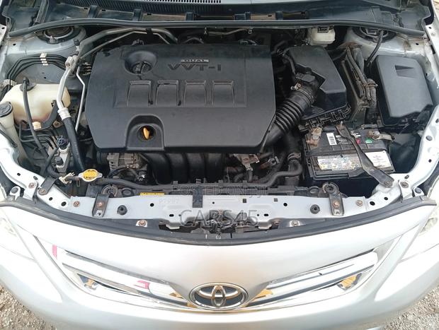 Toyota Corolla 2012 Silver