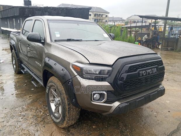 Toyota Tacoma Double Cab V6 Automatic 2012 Brown