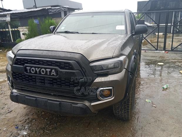Toyota Tacoma Double Cab V6 Automatic 2012 Brown