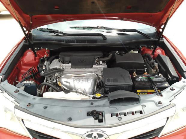 Toyota Camry LE 4dr Sedan w/Prod. End 11/13 (2.5L 4cyl 6A) 2014 Red