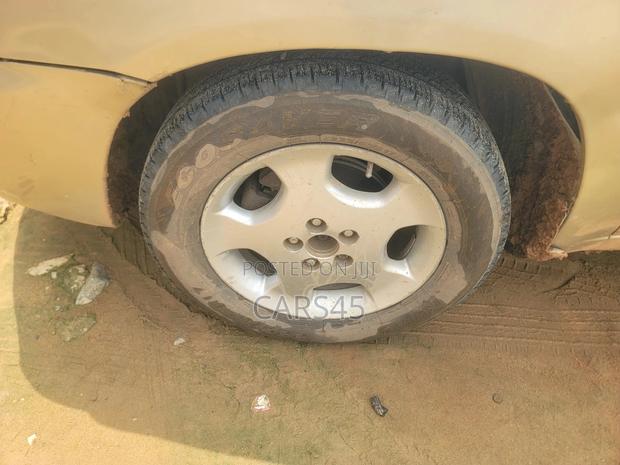 Toyota Highlander 2005 Gold
