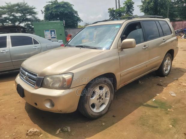 Toyota Highlander 2005 Gold