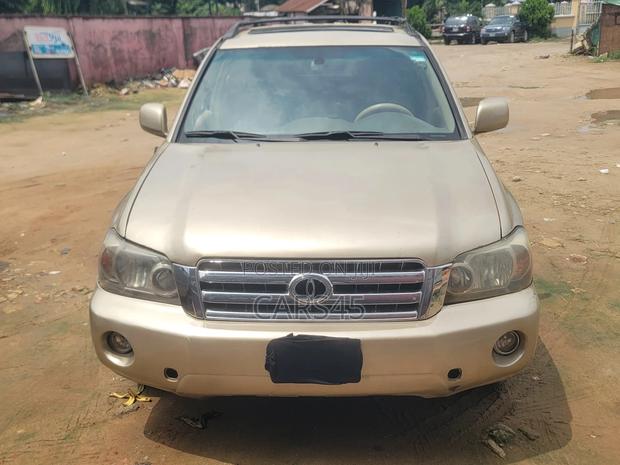 Toyota Highlander 2005 Gold