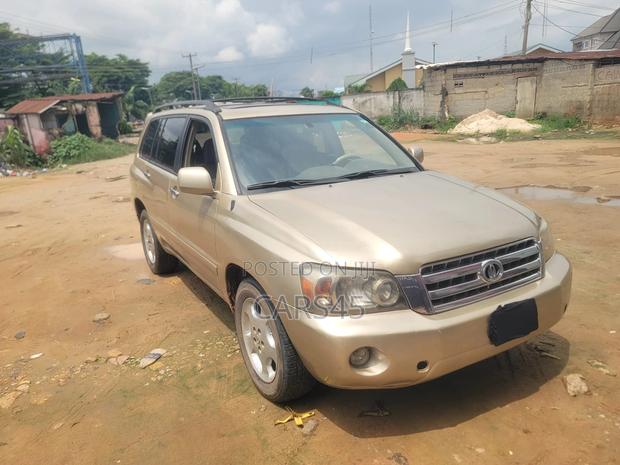 Toyota Highlander 2005 Gold