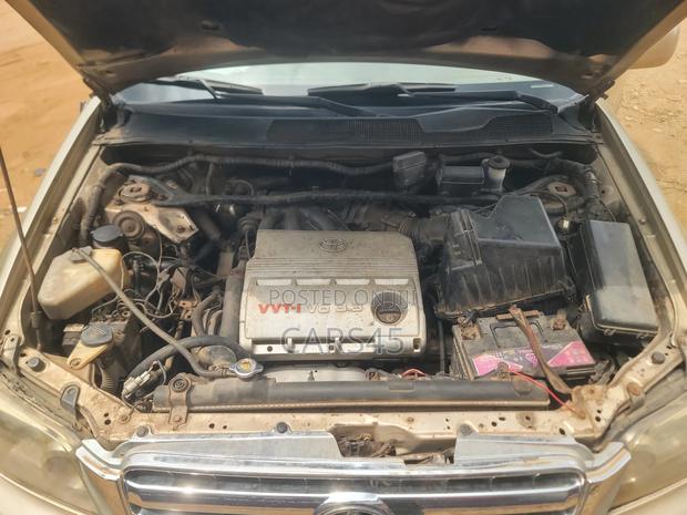 Toyota Highlander 2005 Gold