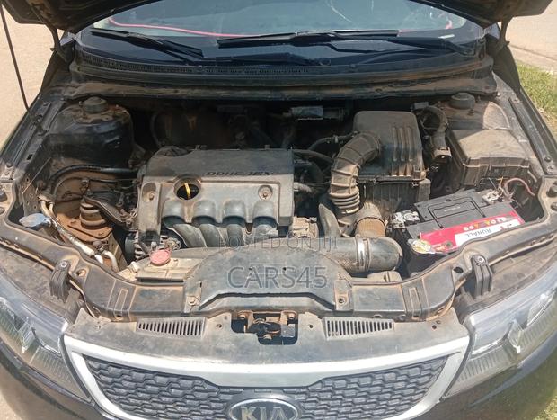 Kia Cerato 2011 Black