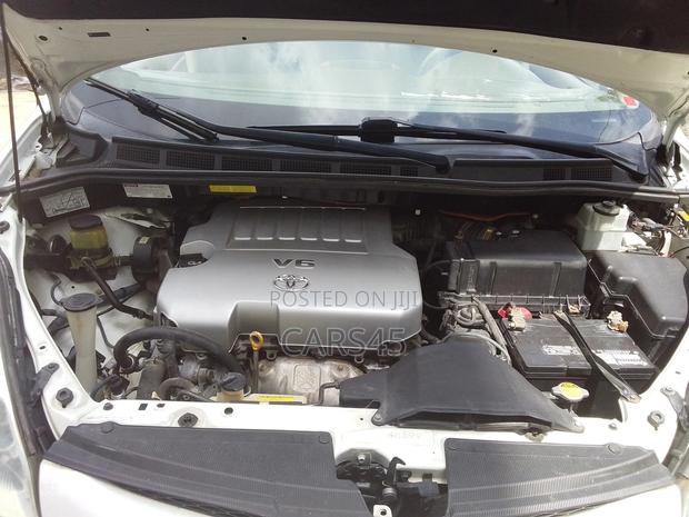 Toyota Sienna 2009 White