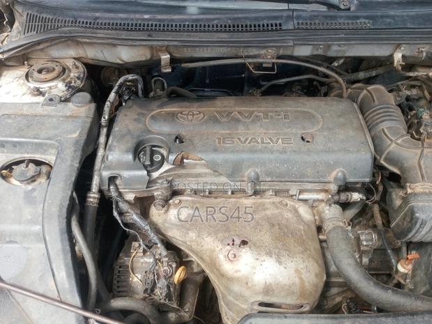 Toyota Avensis 2004 Silver