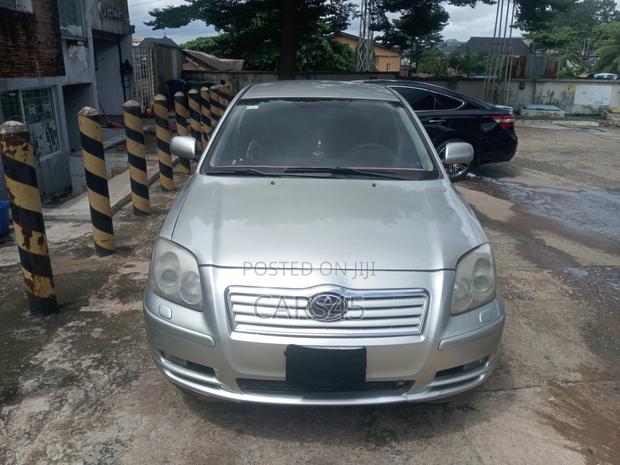 Toyota Avensis 2004 Silver