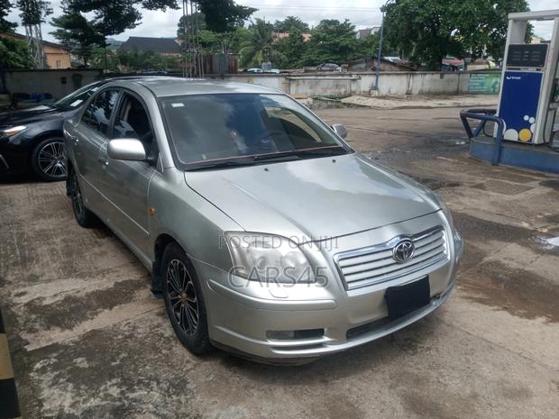 Toyota Avensis 2004 Silver
