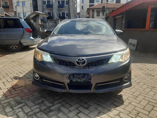 Toyota Camry 2012 Gray