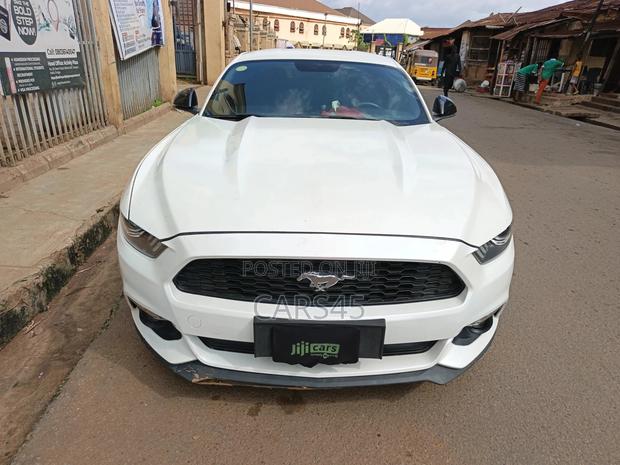 Ford Mustang 2017 White