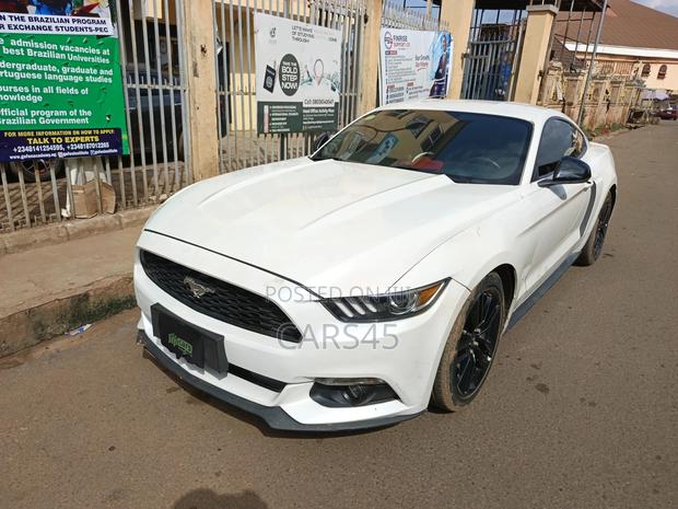 Ford Mustang 2017 White