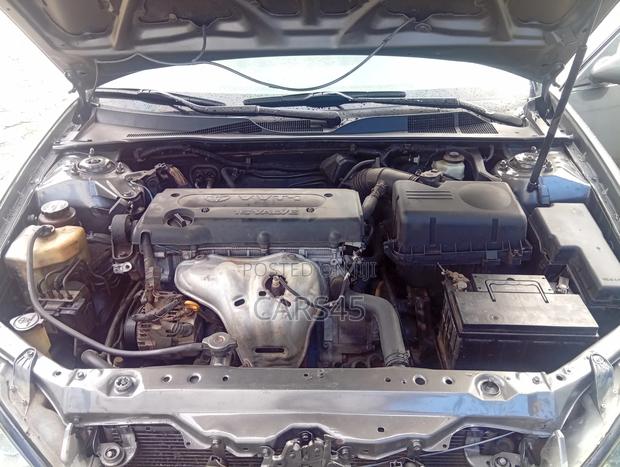 Toyota Camry 2005 Gray