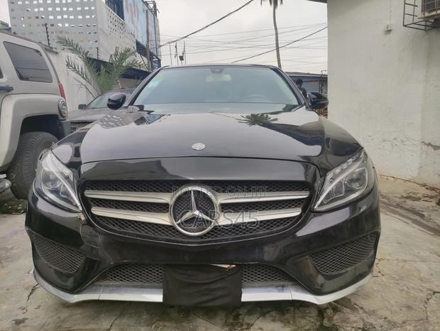Mercedes-Benz C300 2017 Black