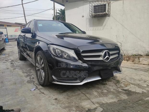 Mercedes-Benz C300 2017 Black