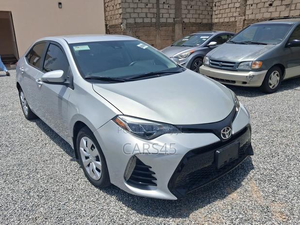 Toyota Corolla 2017 Silver