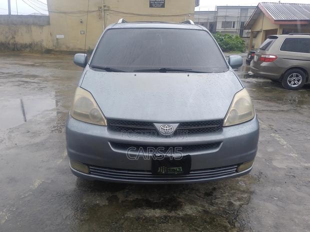 Toyota Sienna 2006 Gray
