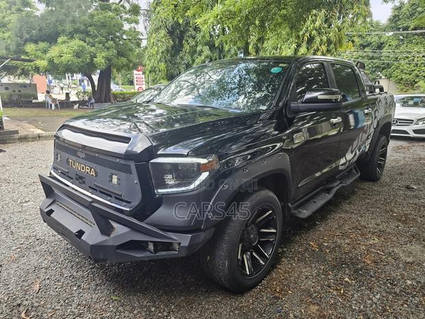 Toyota Tundra 2014 Black