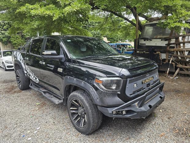 Toyota Tundra 2014 Black