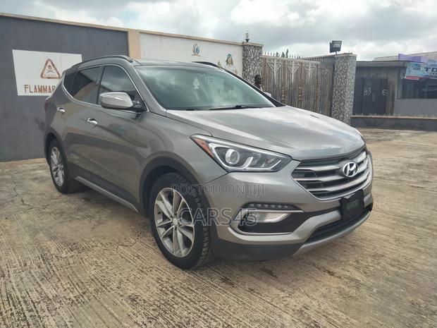 Hyundai Santa Fe 2018 Gray