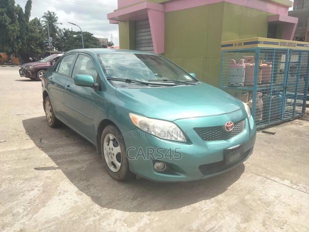 Toyota Corolla 2010 Blue